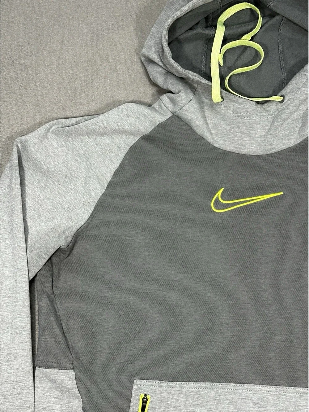 Nike Therma Fit Hoodie Men’s Large Gray Neon Swoosh Pullover Sweatshirt